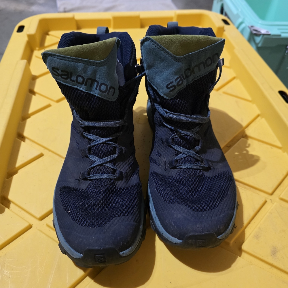 Salomon OUTline Mid-height GORE-TEX Women's Hiking Shoes